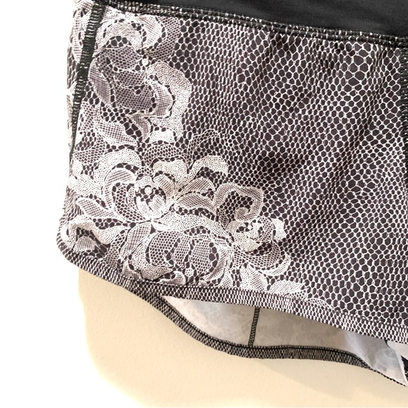 Lululemon Speed Short Florence Speed Short White Black / Black Size 6 - Picture 5 of 8